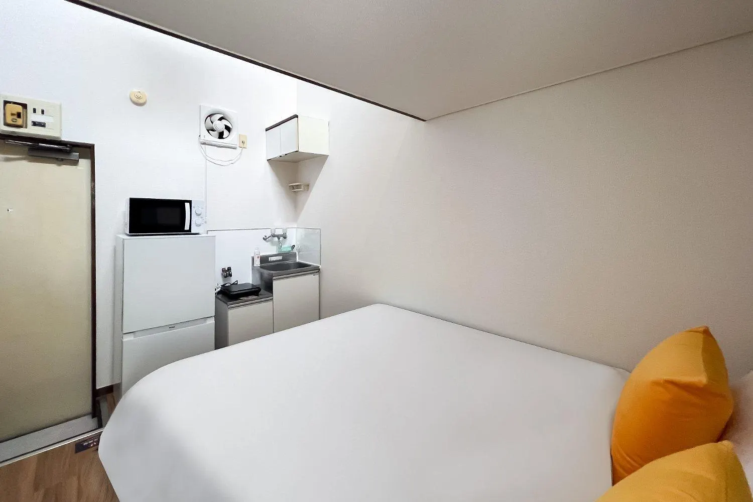 Green Hill Tokyo Apartment